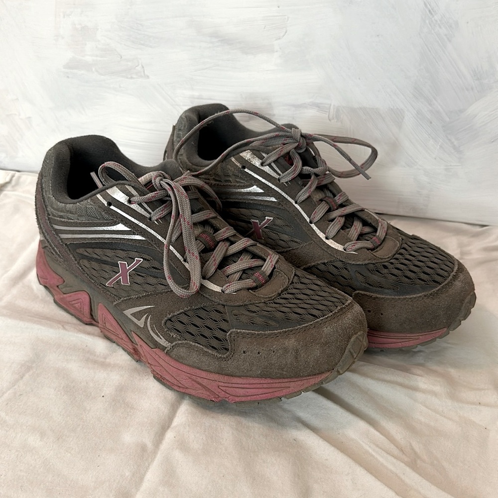 Xelero sneakers